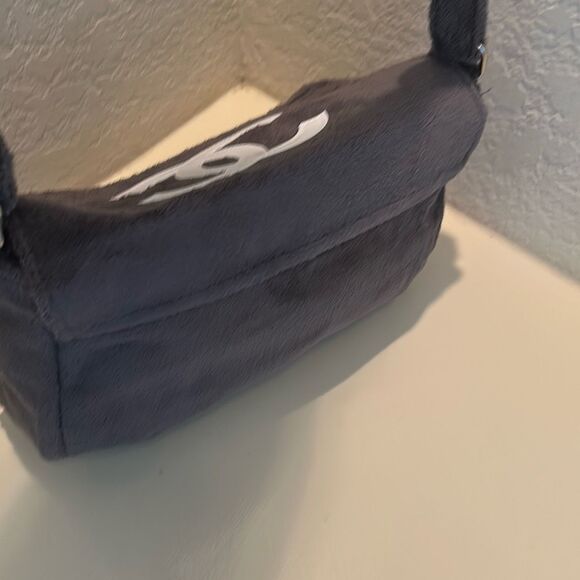 Chanel Precision Fuzzy Messenger Bag Charcoal Gray CC Logo Terry Cloth New GWP - Picture 8 of 10